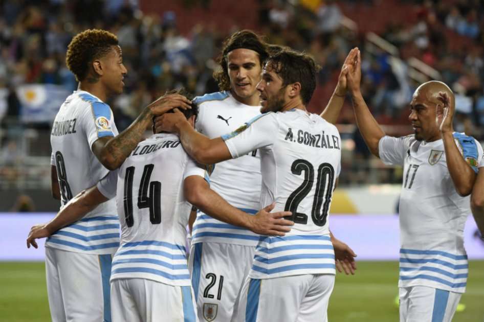 Los jugadores de la Selección de Uruguay celebran la victoria contra Jamaica. Foto: AFP