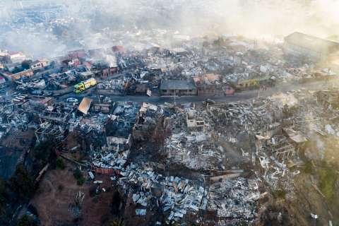 Detienen a bombero acusado de provocar incendio que causó 137 muertes en Chile