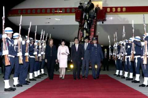 Las dos veces que Shinzō Abe, ex primer ministro japonés, visitó a Colombia