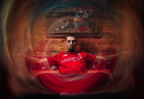 Daniel Muñoz ya es del Nottingham Forest: así presentó el club al colombiano