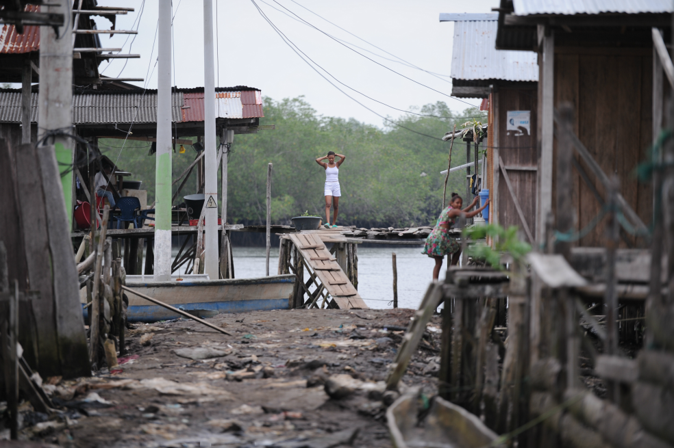 Los niños del barrio Familias en Acción tienen la posibilidad de ir al jardín y a la escuela en su mismo barrio, sin exponerse a la calle y los actores armados externos. / Fotos: Mauricio Alvarado - El Espectador