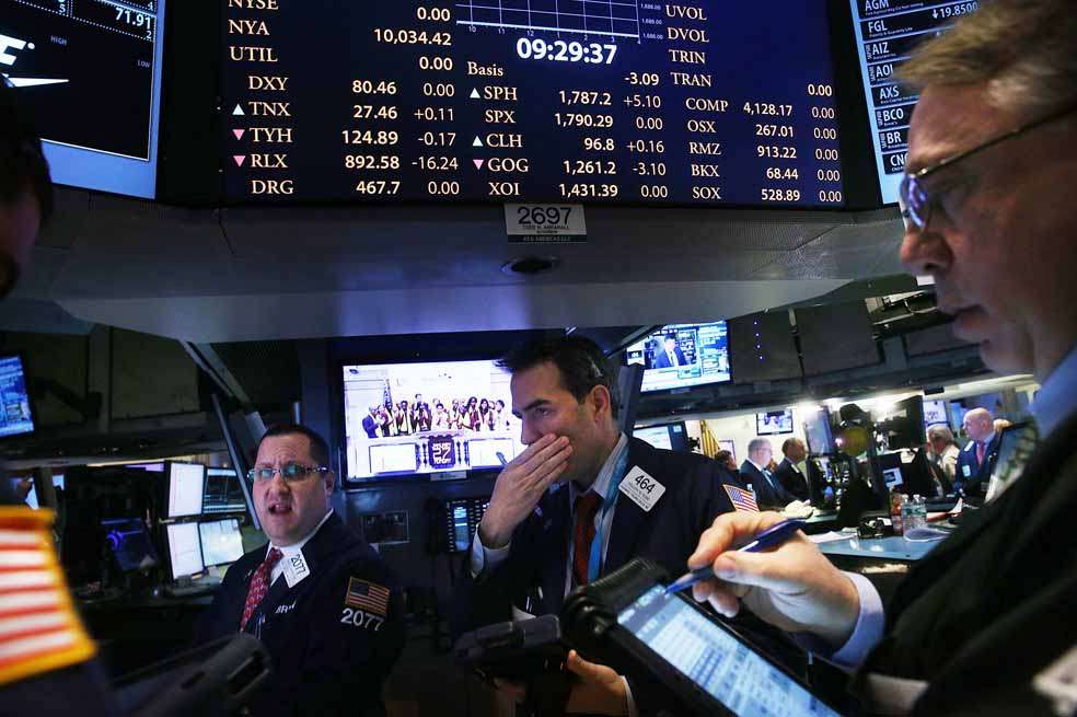 Debido a la volatilidad de los mercados emergentes, la bolsa de Nueva York operó ayer a la baja.