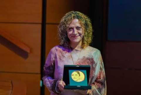 Jineth Bedoya recibió el Premio Nacional de Periodismo Silvia Galvis 2026 a la Trayectoria