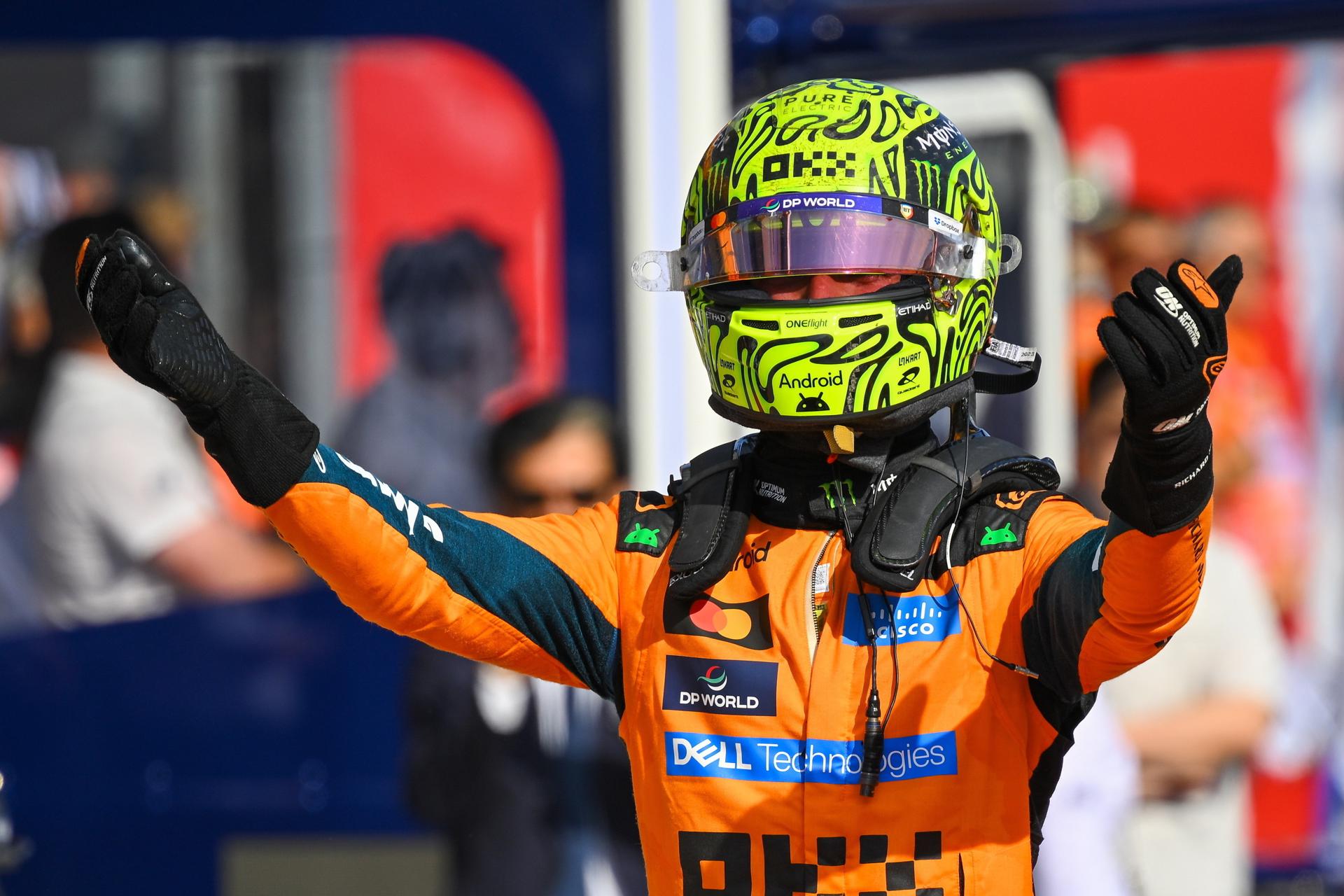 Mogyorod (Hungary), 26/07/2026.- McLaren driver Lando Norris of Britain celebrates after winning the Formula One Hungarian Grand Prix at the Hungaroring circuit in Mogyorod, Hungary, 26 July 2026. (Fórmula Uno, Hungría, Reino Unido) EFE/EPA/Zsolt Czegledi HUNGARY OUT