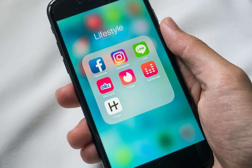Tinder permitirá identificarse como "trans" y elegir la orientación sexual