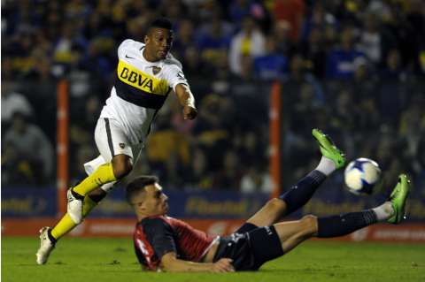 Frank Fabra fue victima de insultos racistas en el fútbol argentino