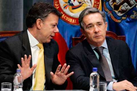 Santos: "Si me pusiera a responder los tweets de Uribe, no podría gobernar"