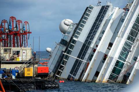 Listo operativo de enderezamiento del "Costa Concordia"