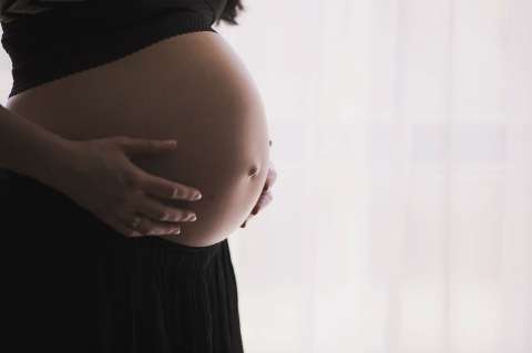 La contaminación atmosférica puede llegar a la placenta