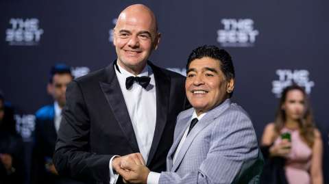 Maradona se va en contra de Infantino