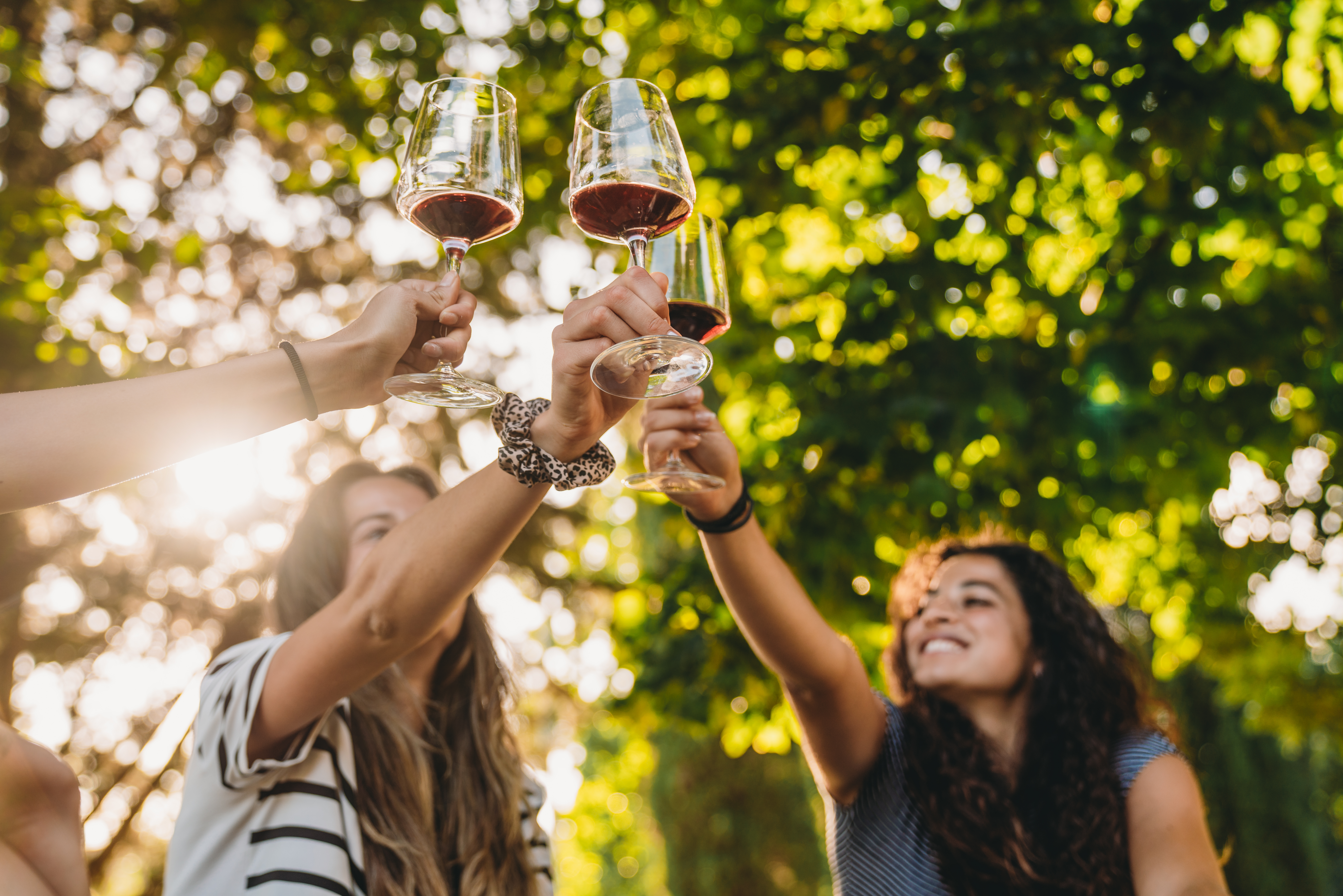 Según Booking.com, el 13 % de los colombianos planea visitar una bodega durante sus vacaciones a lo largo de 2023.