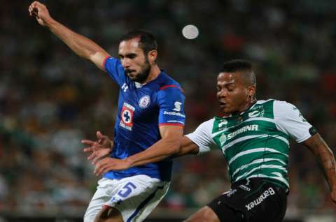 El colombiano Rentería salvó el empate de Santos ante Cruz Azul