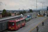 Video: hombre se subió al techo de un alimentador de Transmilenio en movimiento