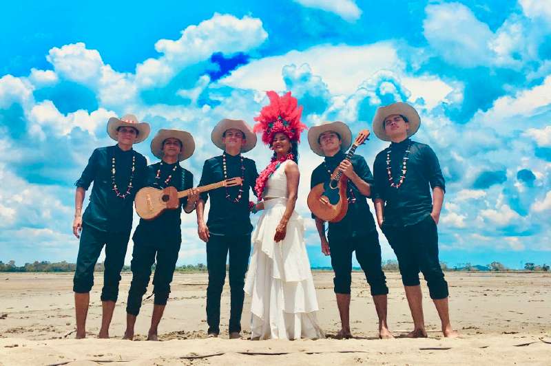 Cimarrón incluyó músicos y bailarines para grabar el homenaje a Carlos “Cuco” Rojas. / Archivo Particular