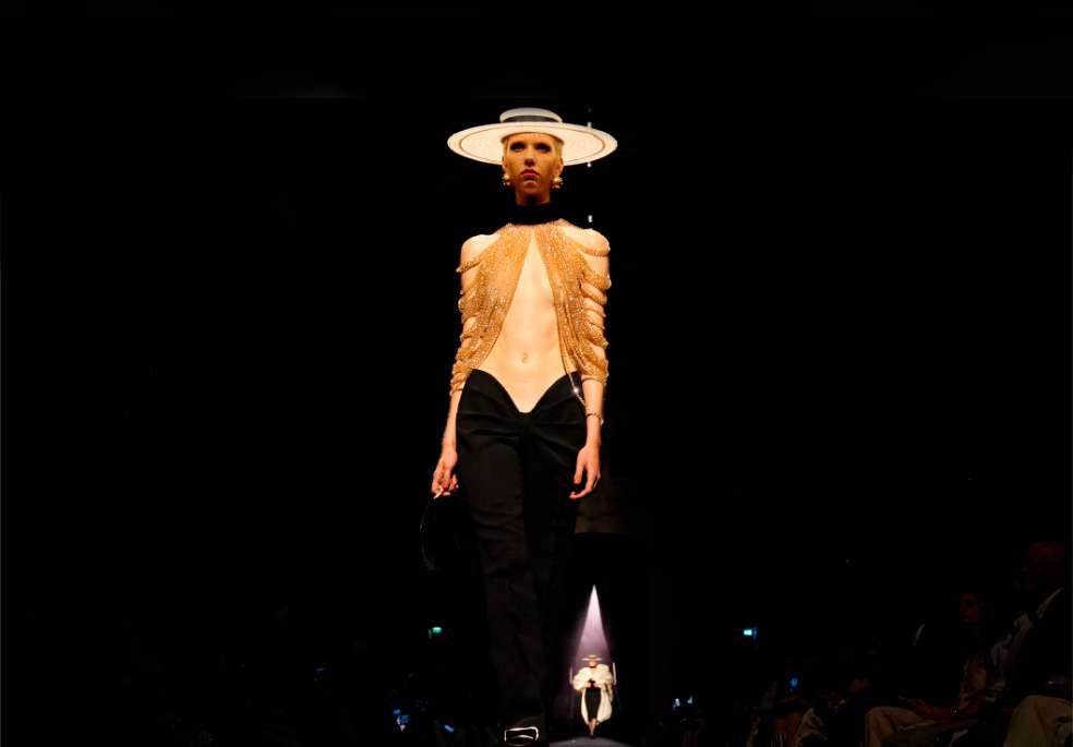 La marca presentó su colección Otoño 2022 en la Semana de la Moda de la Alta Costura de París.