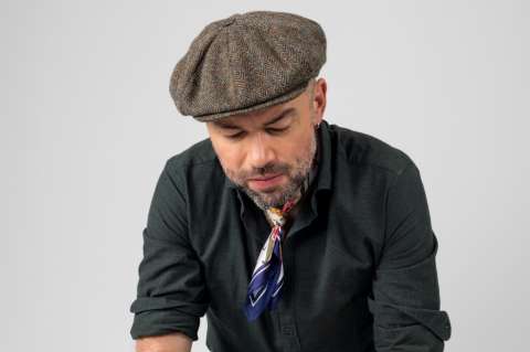 Santiago Cruz y una pregunta: ¿qué hacemos con los recuerdos?