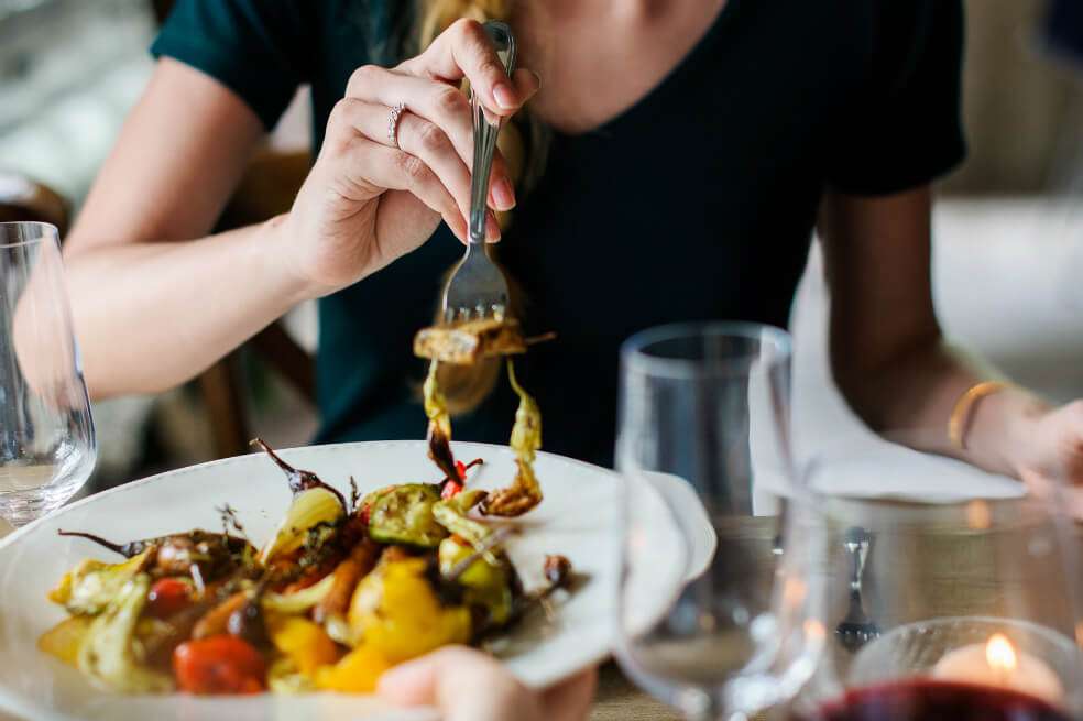 El crecimiento de 3,1 % en el comercio durante 2018 se da gracias al servicio de alojamiento y comida que aumentó un 3,7 %. / Pixabay