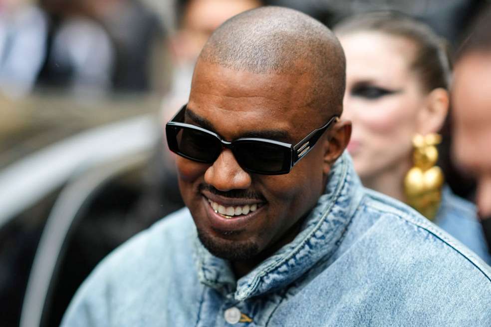 Kanye West quiere presentar ´Donda´ en Australia, pero debe cumplir las normas y demostrar que está vacunado.