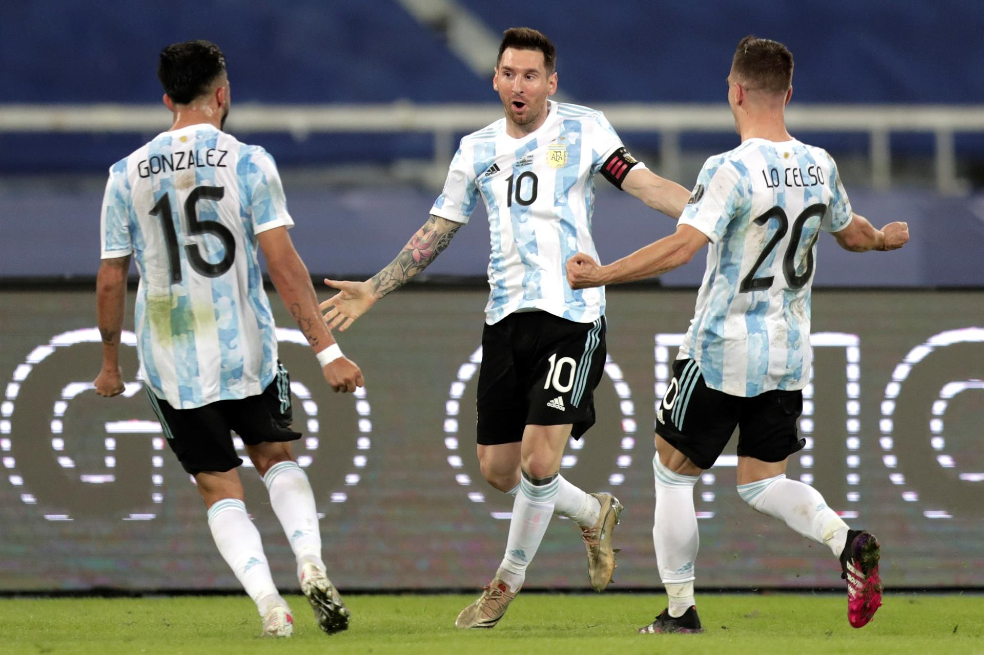 Lionel Messi se encargó de abrir el marcador en el partido entre Argentina y Chile por la Copa América.