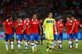 Chile vuelve a la pelea mundialista tras ganar a Uruguay