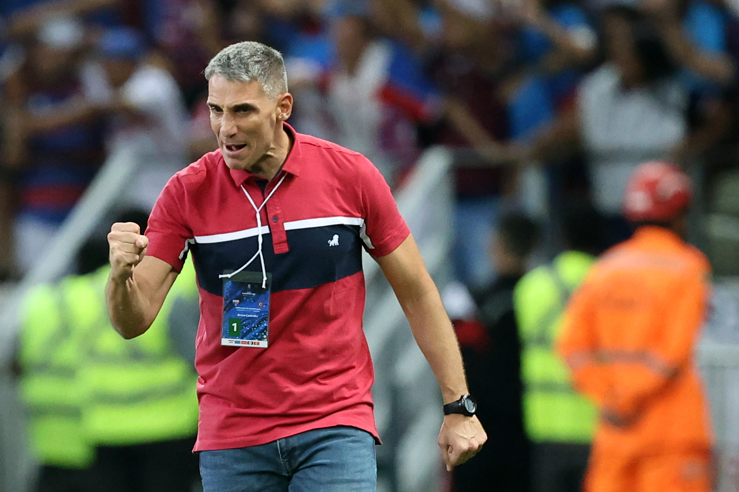 AMDEP9805. FORTALEZA (BRASIL), 03/10/2023.- El entrenador Juan Pablo Vojvoda celebra un gol hoy, en un partido de las semifinales de la Copa Sudamericana entre Fortaleza y Corinthians en el estadio Castelão en Fortaleza (Brasil). EFE/ Jarbas Oliveira