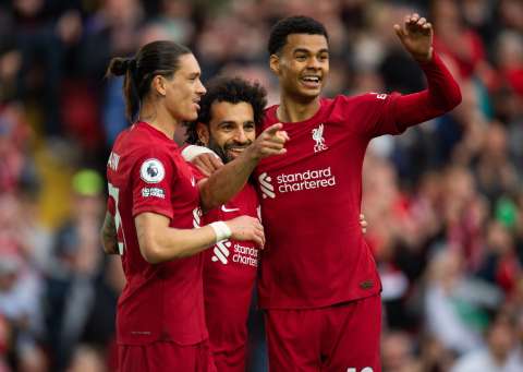 Luis Díaz tuvo minutos con Liverpool, que sigue ilusionado con la Champions