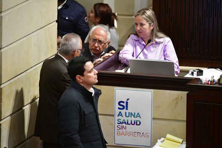 Reforma a la salud: Gobierno y aliados celebran la aprobación del articulado