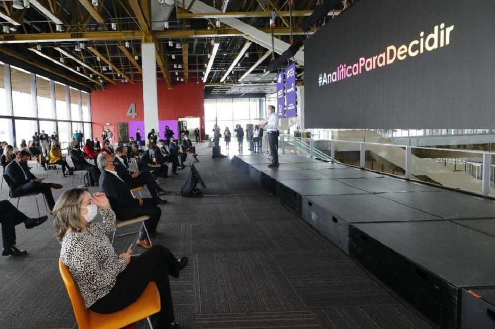 Los socios de la plataforma son ETB, el Grupo de Energía de Bogotá, la Unidad Administrativa de Catastro, la Empresa de Acueducto y Alcantarillado de Bogotá y la Secretaría de Planeación.