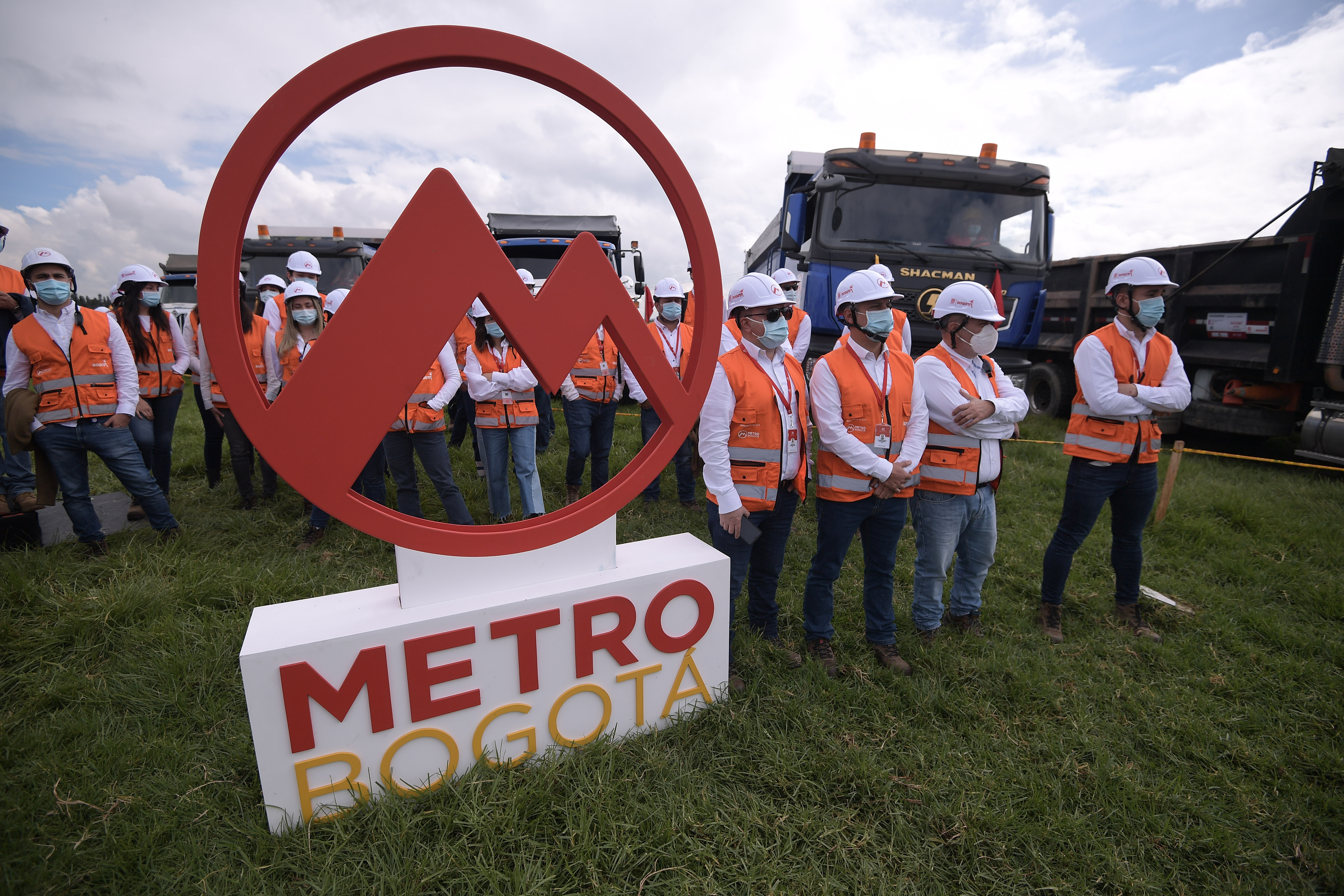 La divisa norteamericana influye en el desarrollo de la capital
Megaproyectos y deuda: ¿Cómo 
 golpea  a Bogotá la disparada del  dólar?