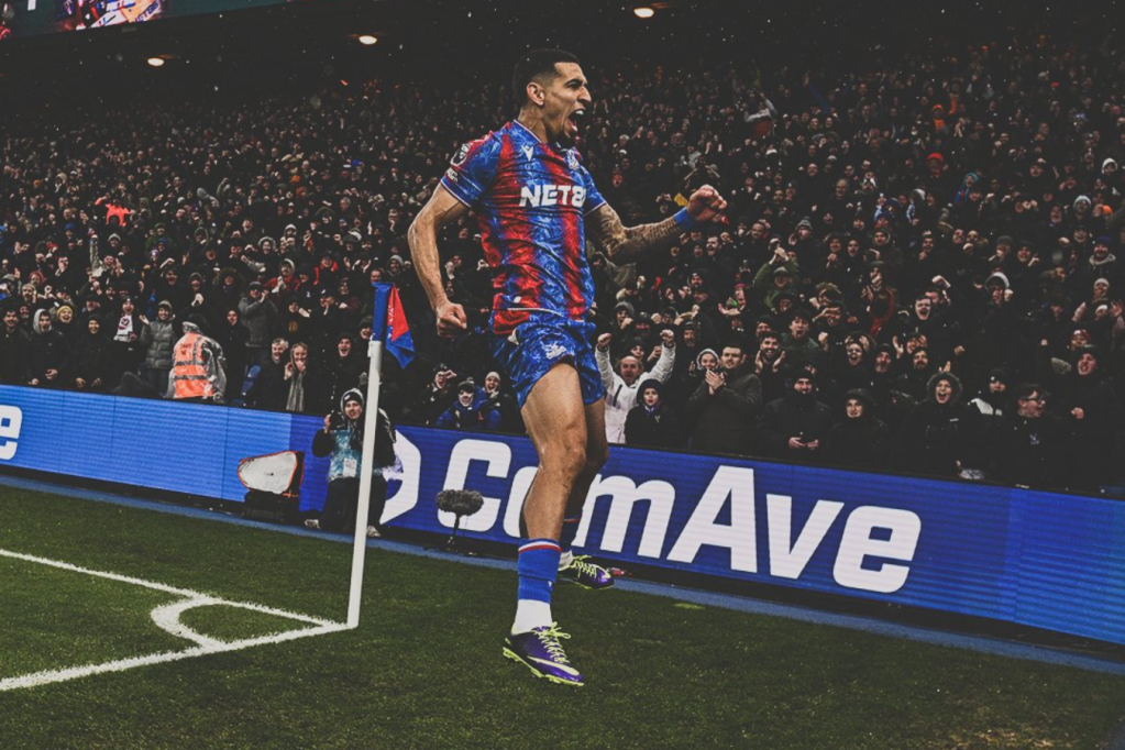 Daniel Muñoz anotó para el Crystal Palace en su partido ante Manchester City en condición de local por la Premier League.