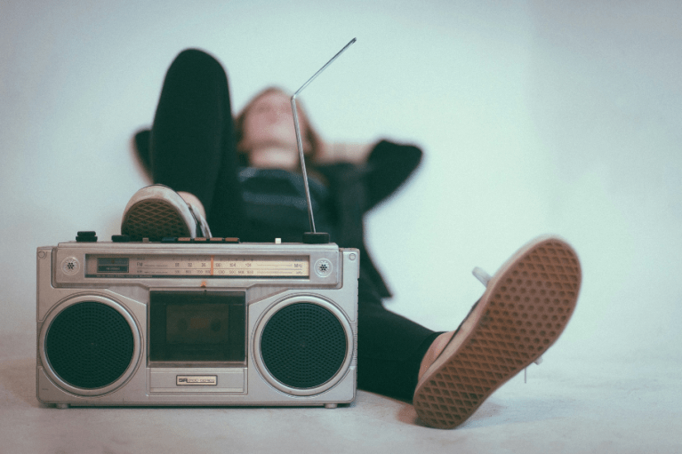 ¿Por qué no puedo sacarme una canción de la cabeza? Esto dice la psicología