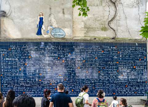 El muro de los “te amo”: una parada para enamorarse de París