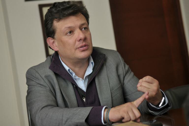 ‘Sólo violando la ley se podría cumplir cronograma del metro’: Hollman Morris