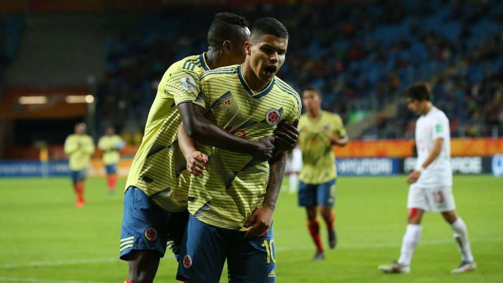 Juan Camilo Hernández celebra uno de los goles con los que Colombia venció a Tahití. / FCF