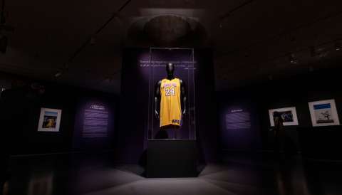 Camiseta MVP de Kobe Bryant fue subastada en Sotheby´s, ¿en cuánto se vendió?