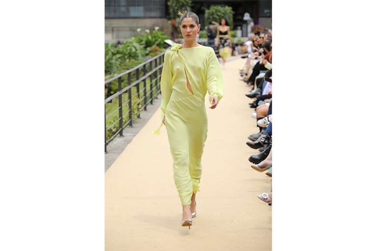Desfile Faride Ramos en el Jardín Botánico