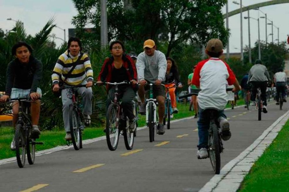 En Bogotá se realizan casi 900.00 viajes diarios en bici. / Archivo particular.