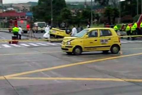 Un taxista muerto y una pasajera herida dejó accidente en el sur de Bogotá