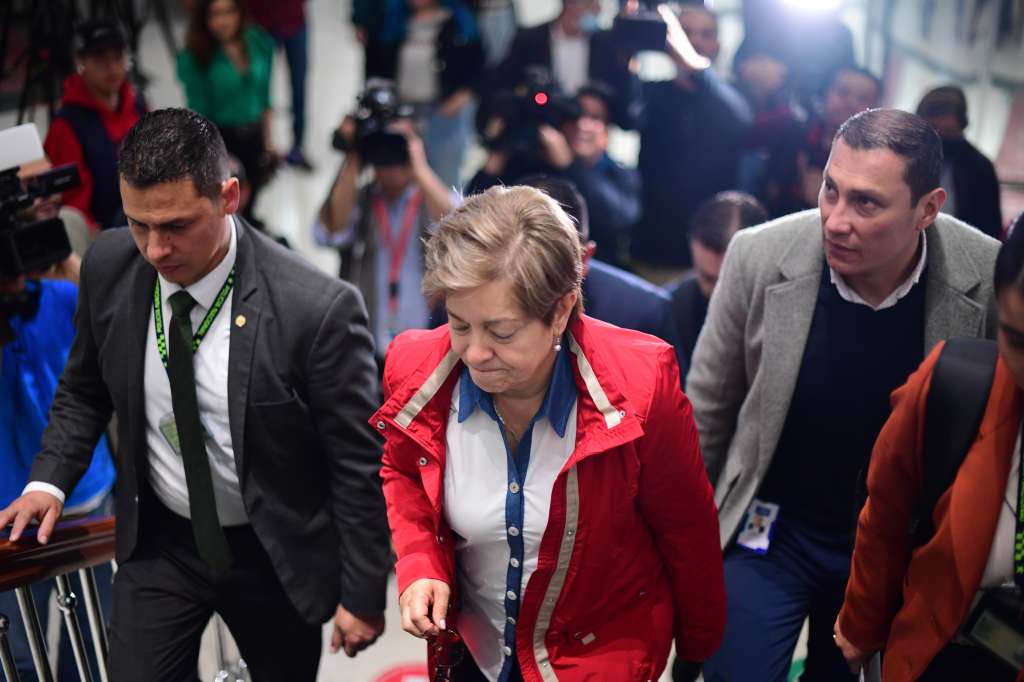 Ministra de Trabajo durante la concertación del salario mínimo en el país