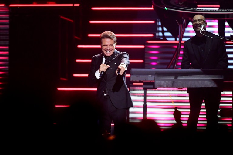 La noche de Luis Miguel en Bogotá, junto a Michael Jackson y Frank Sinatra
