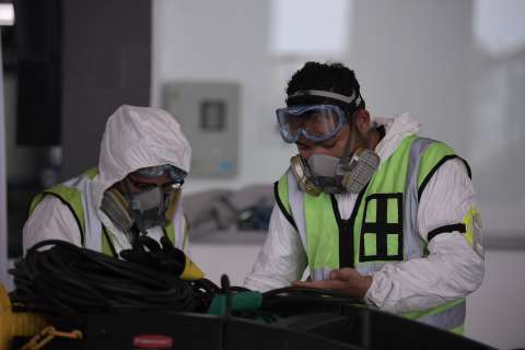 Incautan en aeropuerto El Dorado cargamento ilegal de vacunas contra el coronavirus