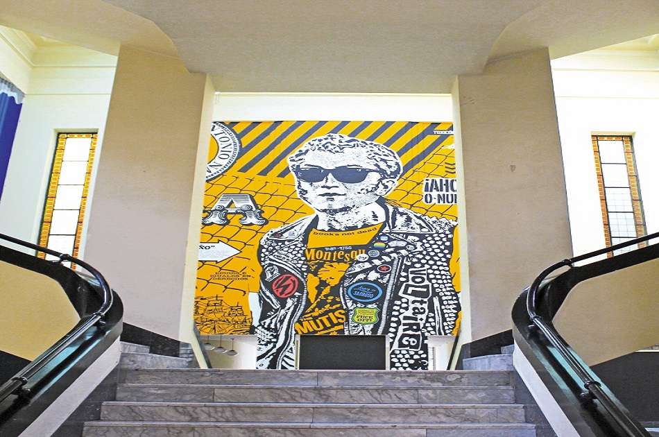 Antonio Nariño, el periodista, es el mural principal de la exposición que se realiza en la Biblioteca Nacional. La intervención fue de Toxicómano. / Cortesía Biblioteca Nacional
