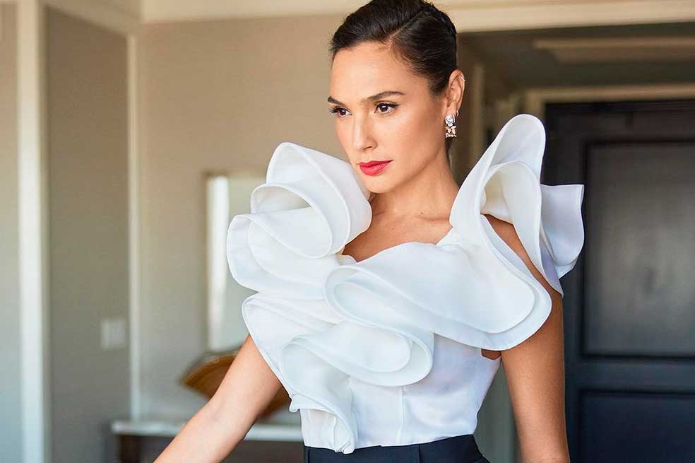 Gal Gadot en la red carpet de los Critics Choice Awards