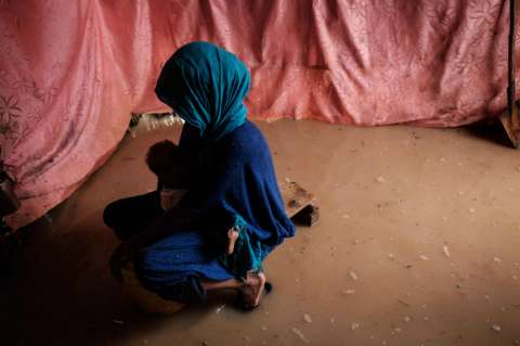 Las inundaciones les complican la vida a los refugiados somalíes en Kenia