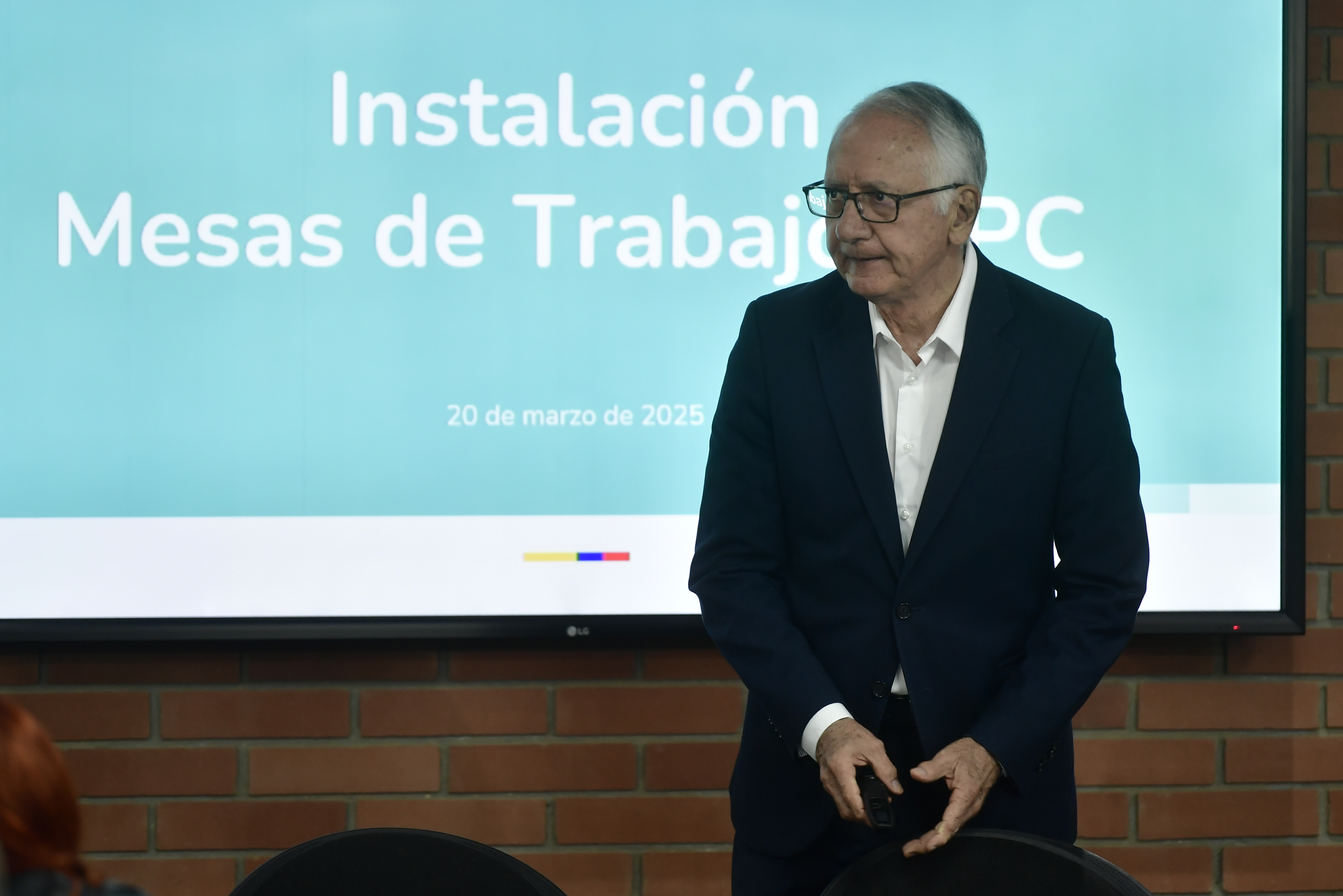 Ministro de Salud durante la instalación de la mesa de trabajo ordenada por la Corte Constitucional para ajustar la Unidad de Pago por Capitación (UPC) de 2024, declarada previamente insuficiente.