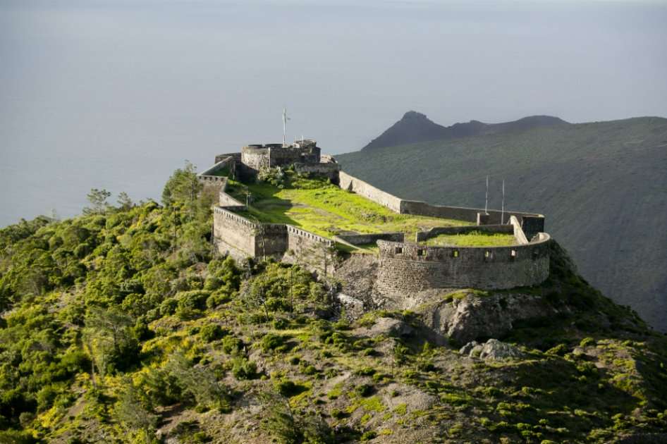 El fuerte High Knoll fue construido por los franceses en 1799. Actualmente está siendo restaurado. / Foto: Flickr Marc Lavaud