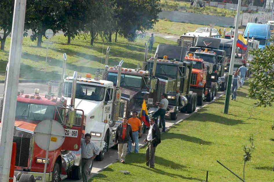 Según la ACC, hasta ayer se habían sumado al paro cerca de 180 mil transportadores. / Gabriel Aponte - El Espectador