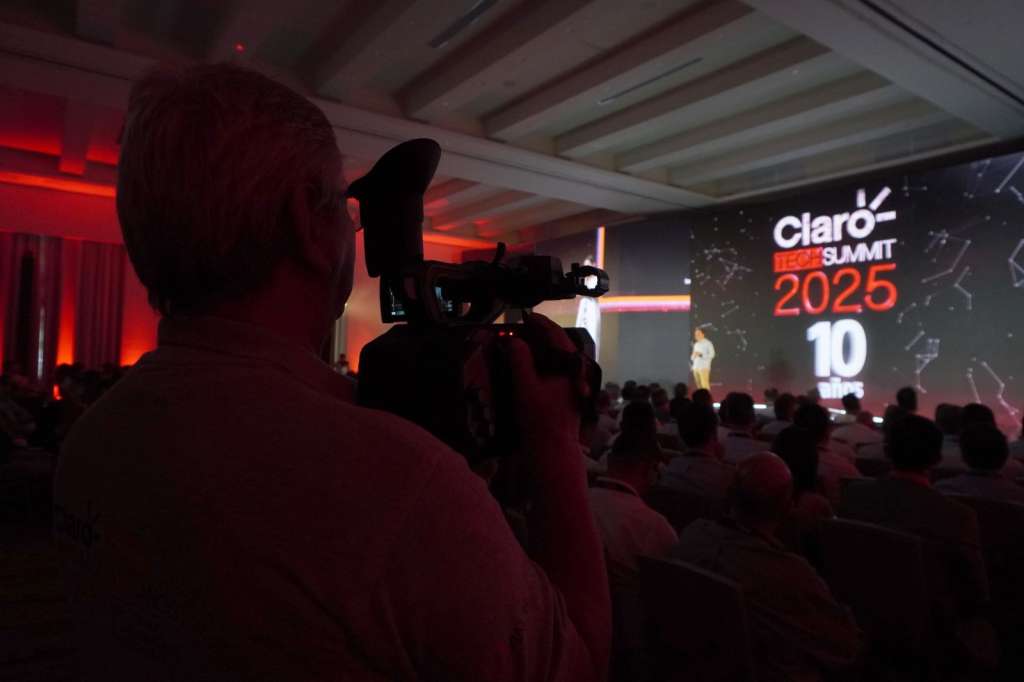 El anuncio se dio en el Claro Summit.