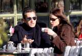 Bruni y Sarkozy, lejos de la política