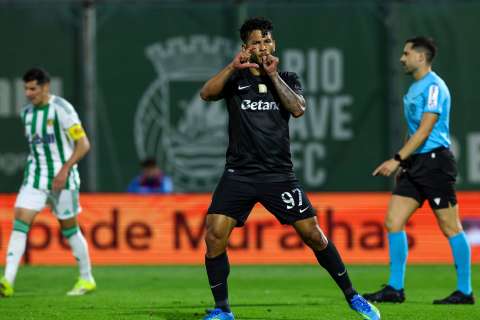 Luis Javier Suárez sigue encendido: gol con Sporting de Portugal y acecha a Kane en Europa